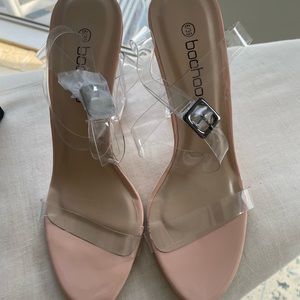 BOOHOO — CLEAR & BRAND NEW HEEL